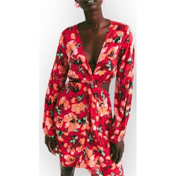 H&M KNOT-DETAIL CUT-OUT DRESS - Picture 2 of 8